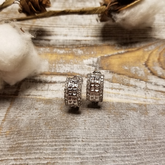 Beautiful rhinestone silver earrings - Picture 4 of 7